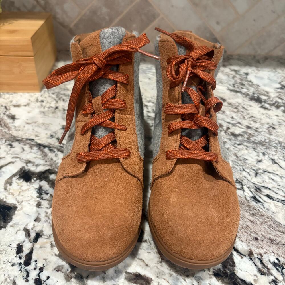 Like New SOREL Evie Ankle Lace-Up Wedge Booties - Brown and Gray Size 8.5 - Picture 2 of 7